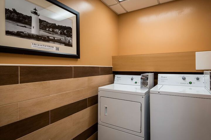 Best Western Plus Portsmouth Hotel & Suites