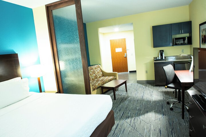 Holiday Inn Express Hotel & Suites Harrisburg West by IHG