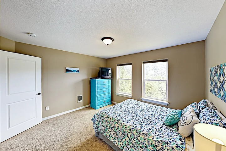 30015 Cloverdale - 4 Br Home