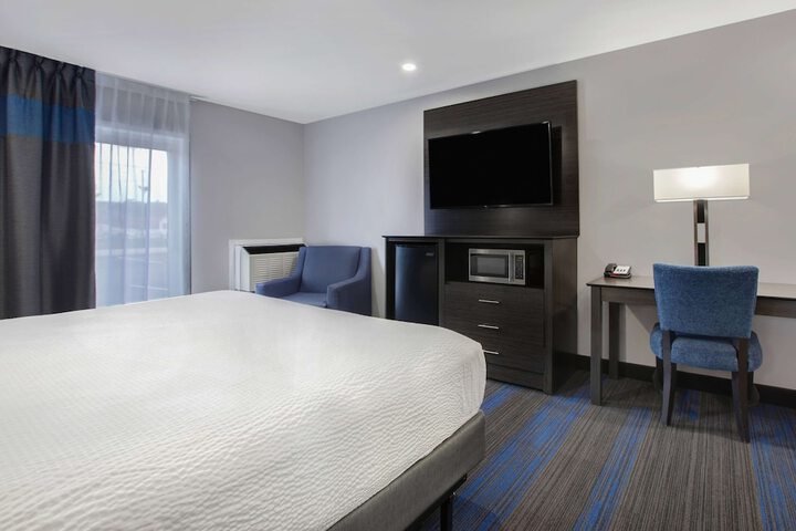 Room 18 of 38