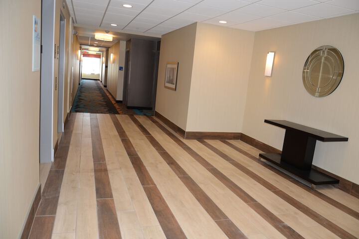Ballroom/Hall 55 of 57