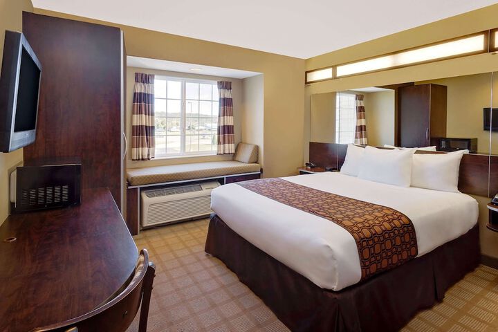 Room 12 of 25