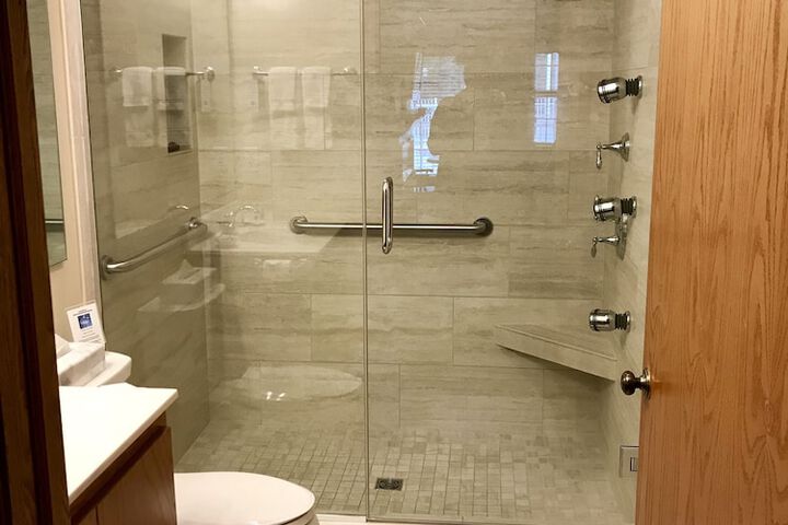 Room 110 of 157