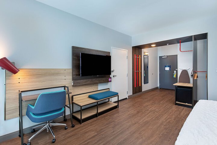Room 27 of 45