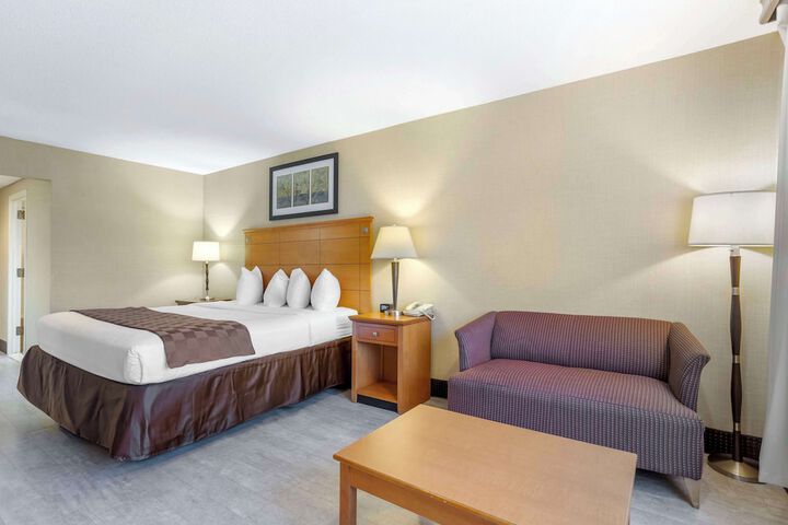 Room 13 of 35