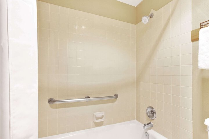 Super 8 by Wyndham Albany / Corvallis