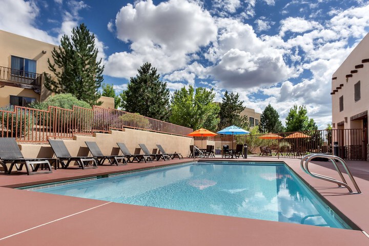 Pool 4 of 21