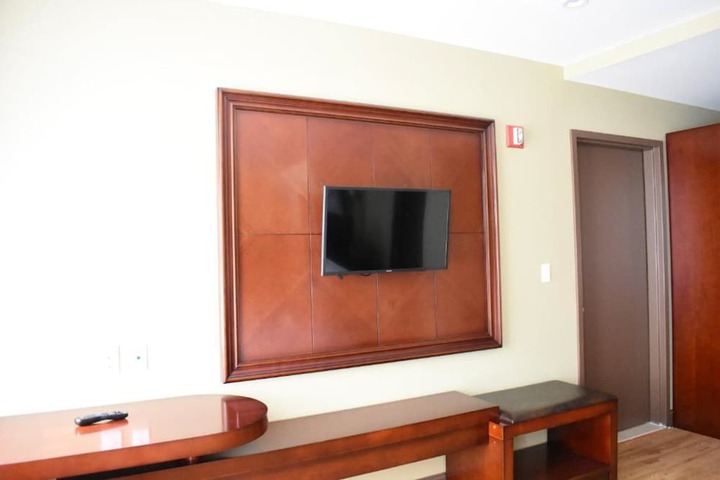 Room 8 of 34