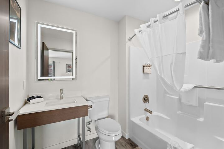 Sandpoint Hotel & Suites Downtown