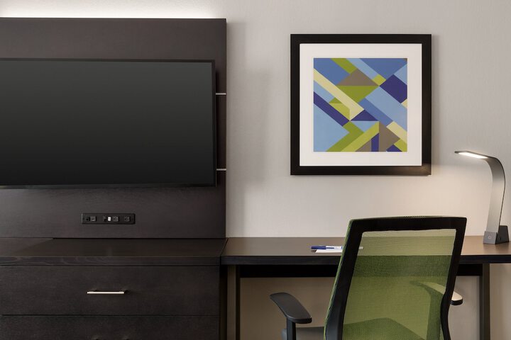 Holiday Inn Express & Suites Shawnee by IHG