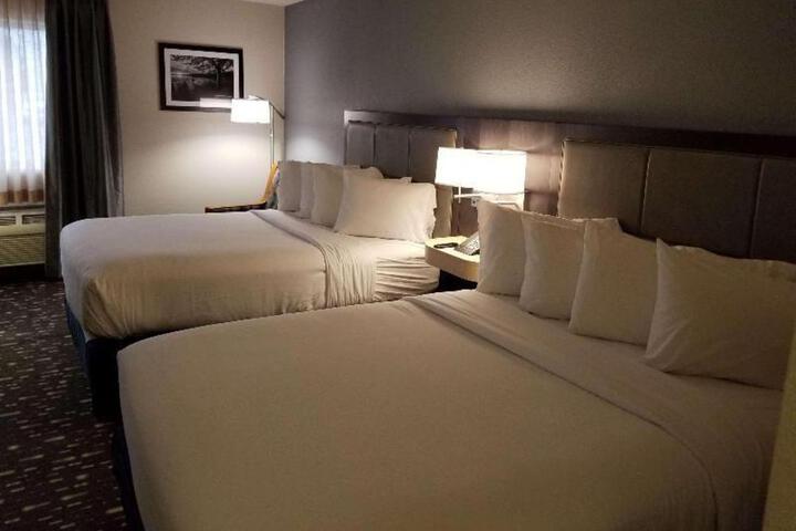 Country Inn & Suites by Radisson Auburn IN