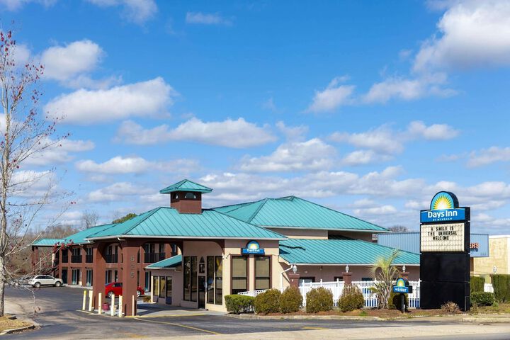 Days Inn by Wyndham Jackson