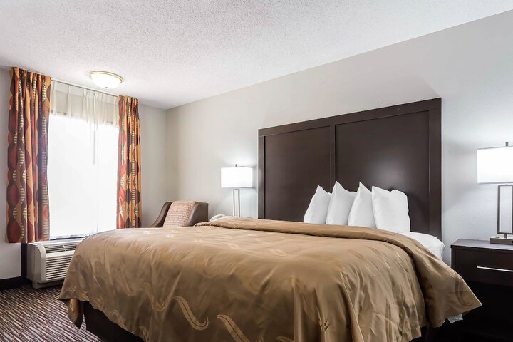 Room 10 of 29