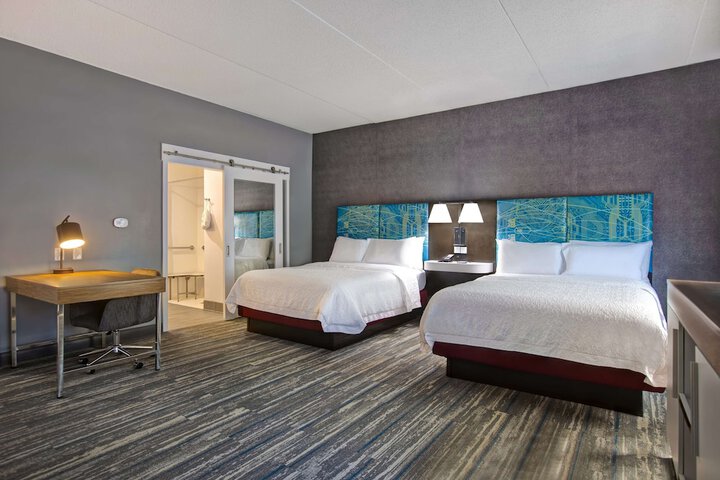 Room 10 of 42