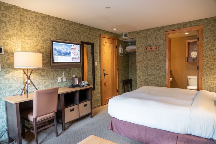 Room 33 of 115