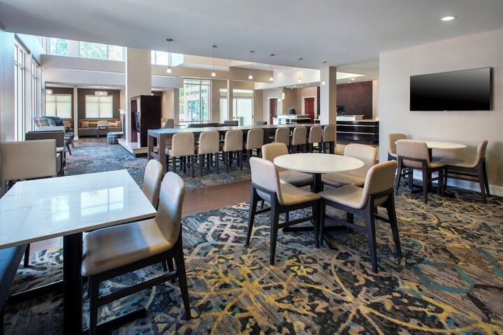Residence Inn by Marriott Pittsburgh Monroeville / Wilkins