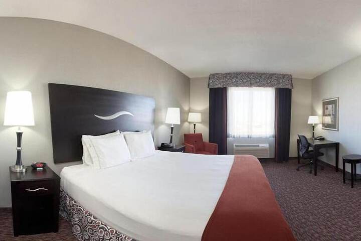 Room 13 of 28