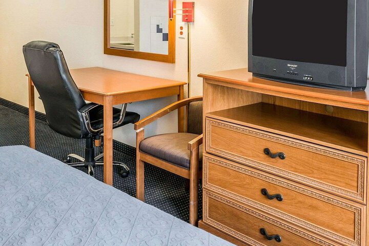 Room 36 of 62