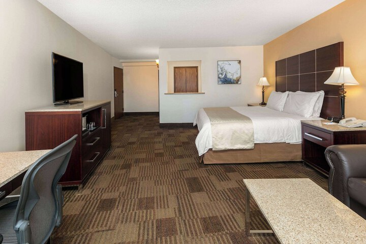 Room 12 of 51