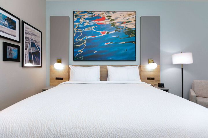 Room 32 of 45