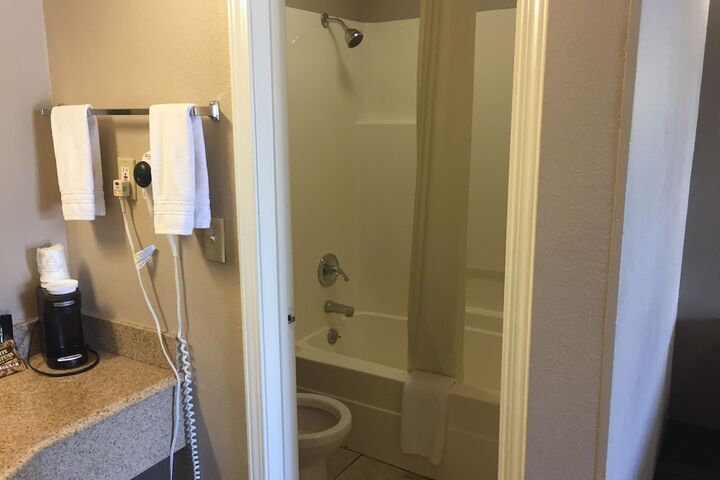 Room 16 of 30