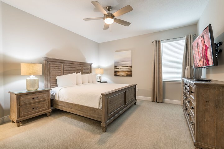 Room 323 of 705