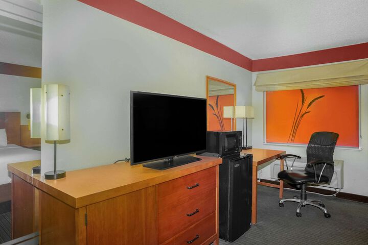 Room 13 of 30