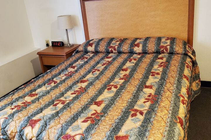 Room 14 of 22