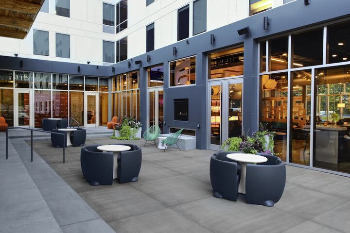 Hotel 4 of 77