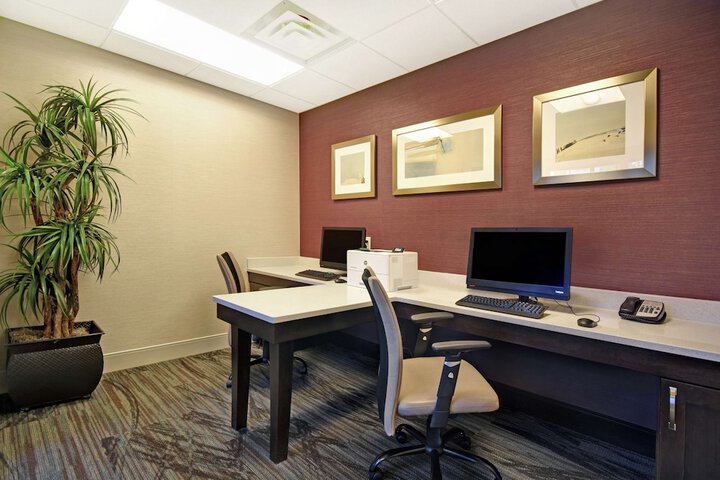 Business Center 44 of 45