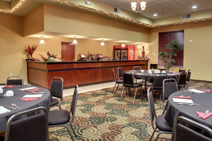 Ballroom/Hall 49 of 60