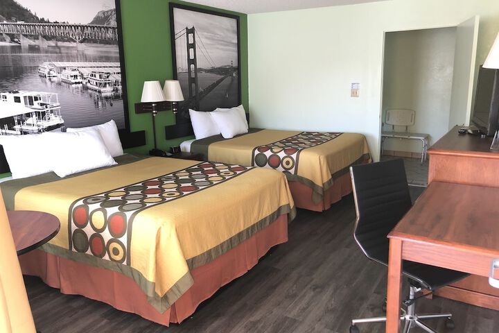 Super 8 by Wyndham Yreka