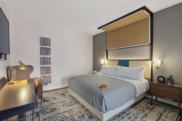 Room 41 of 69