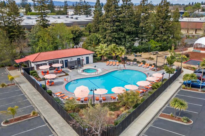 The Sandman Santa Rosa Sonoma an Ascend Collection Hotel