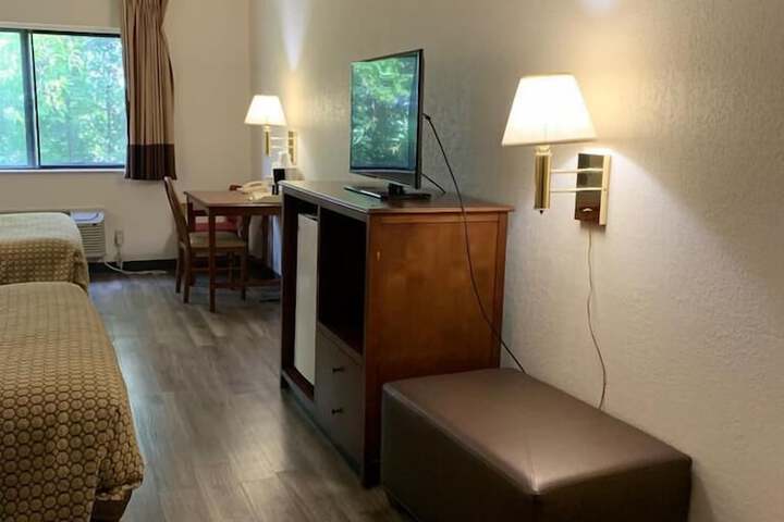 Room 23 of 29