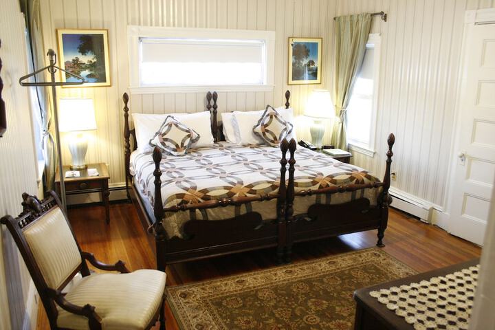 Room 35 of 48