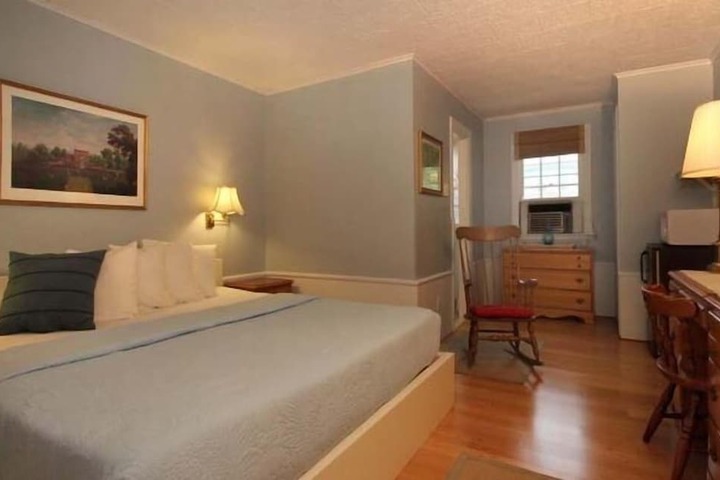 Room 32 of 44