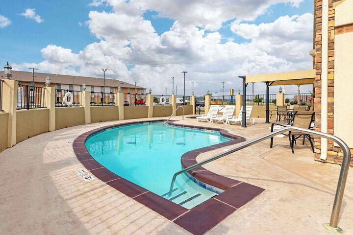 Pool 7 of 51