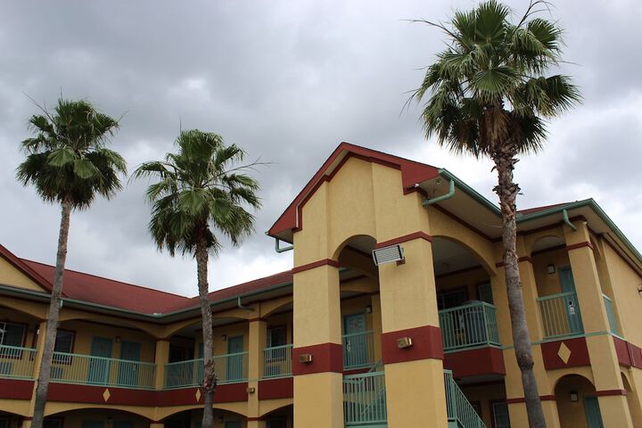 Hotel 4 of 13