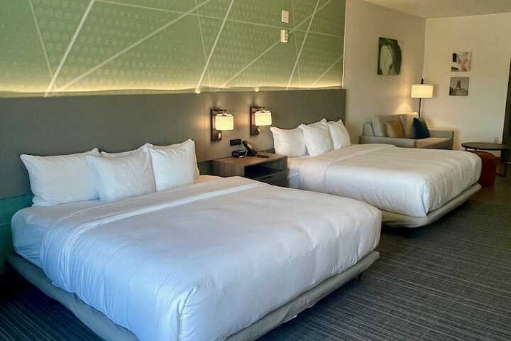 Room 30 of 38