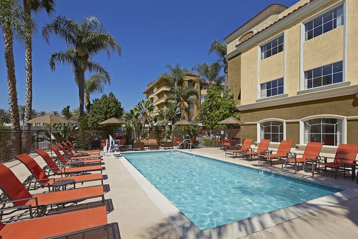 Pool 4 of 26