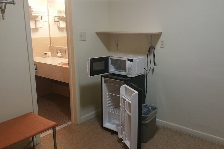 Room 35 of 65
