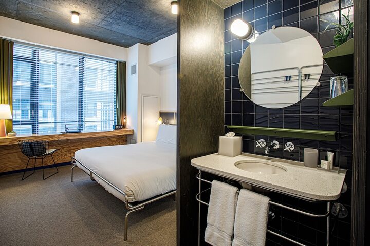 Room 44 of 84