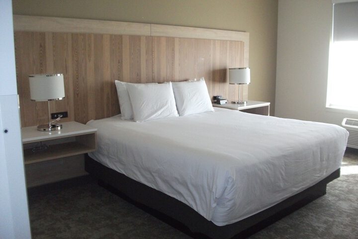 Room 10 of 36