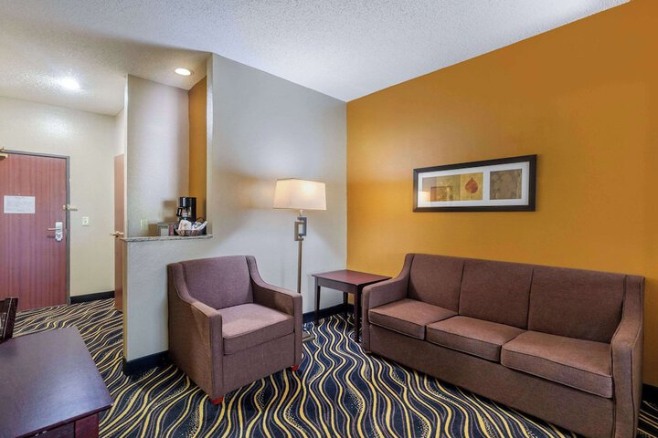 Quality Suites Addison - Dallas