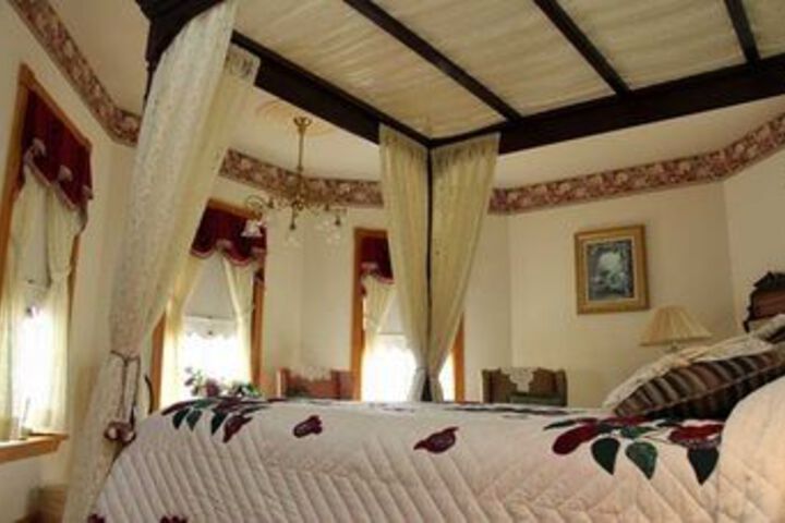 The Hurst House Bed and Breakfast