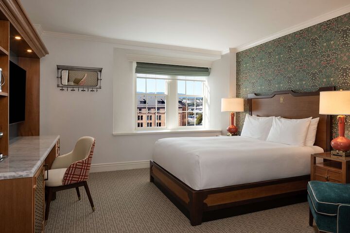 Hotel Roanoke & Conference Center Curio Collection by Hilton