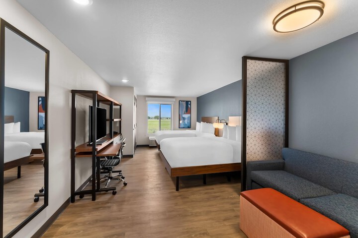 Everhome Suites Bastrop by Choice Hotels