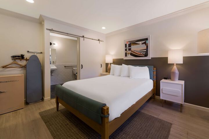 Room 42 of 68
