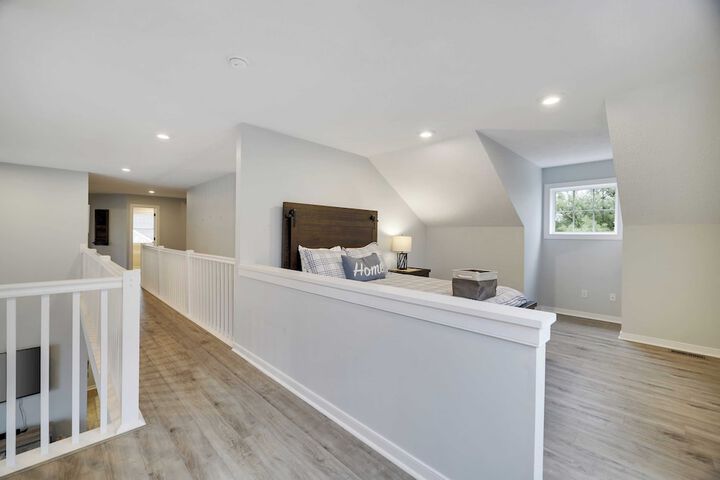 The Nest at Pinecrest by Avantstay Spacious Deck Game Room, Fire Pit